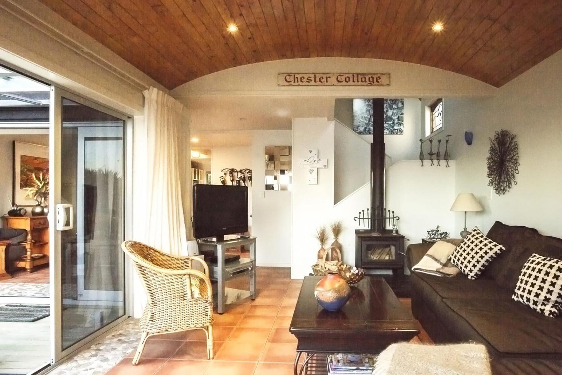 Chester Cottage Beachfront Oakura Exterior photo